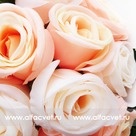 искусственные цветы букет роз цвета кремовый с белым 40